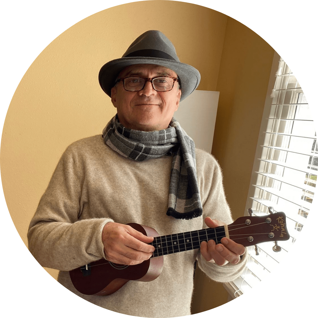 Dr. José Antonio Flores Farfán​